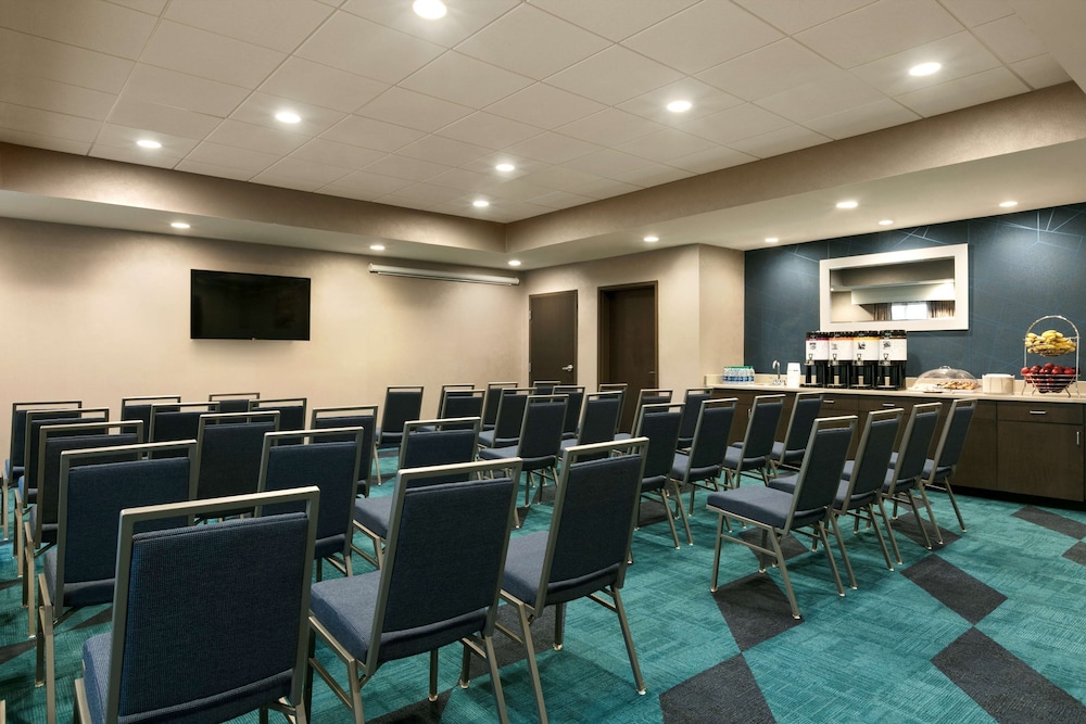 Hampton Inn Kernersville - photo 27