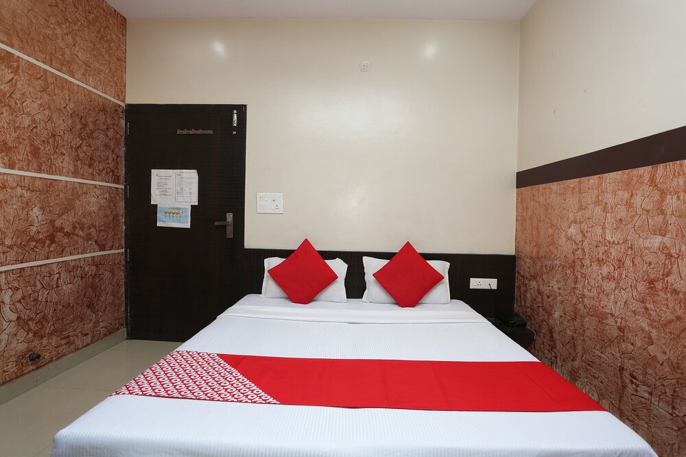 OYO 8869 Hotel a firoza in Hisar, India