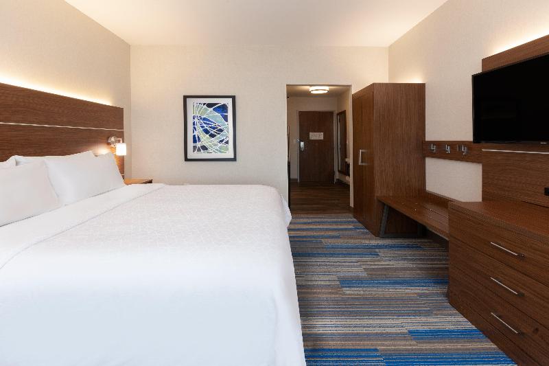 Holiday Inn Express & Suites Brunswick Harpers Ferry Area by IHG - photo 44