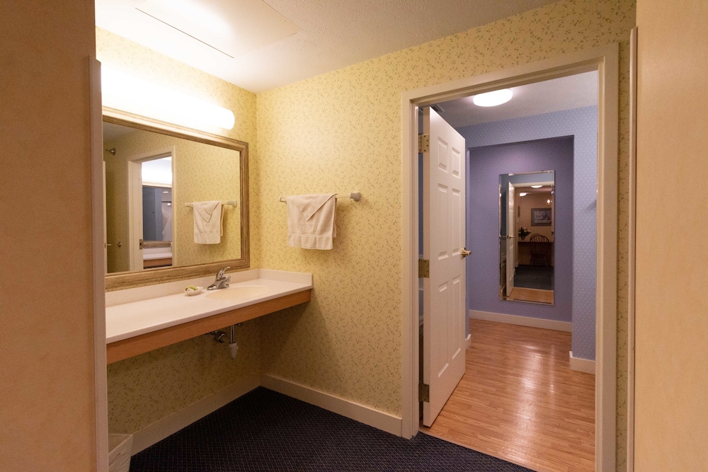 Essenhaus Inn & Conference Center - photo 28