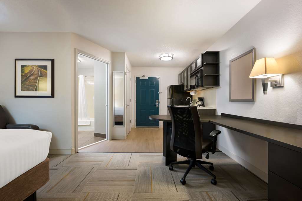 Sonesta Simply Suites Huntsville Research Park - photo 14