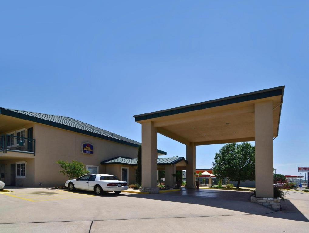 Marble Falls Inn - photo 42