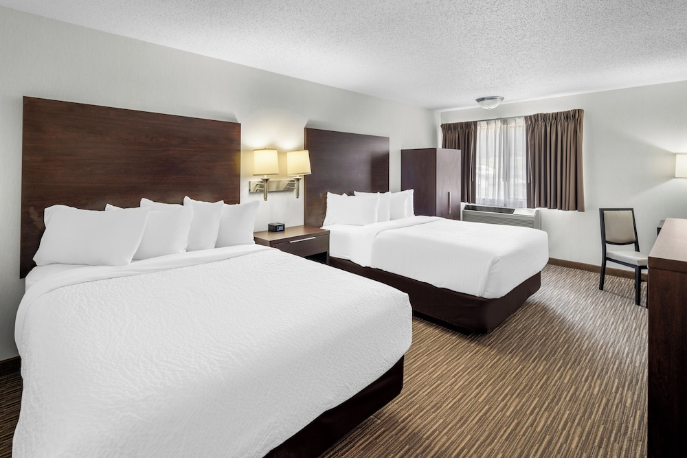 EverSpring Inn & Suites - photo 12
