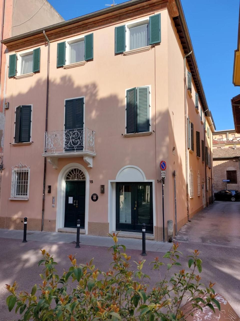 The 6 Apartments — 4-Star Luxury Hotel in Rimini, Italy