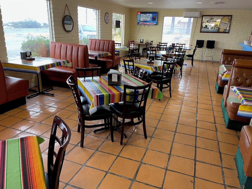 Champions Inn - photo 17