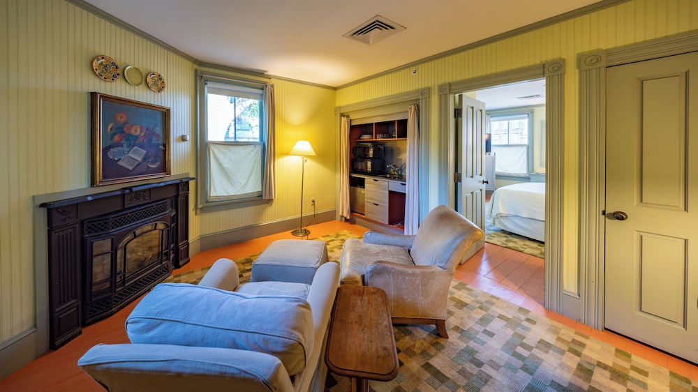 The Porches Inn at Mass MoCA - photo 39