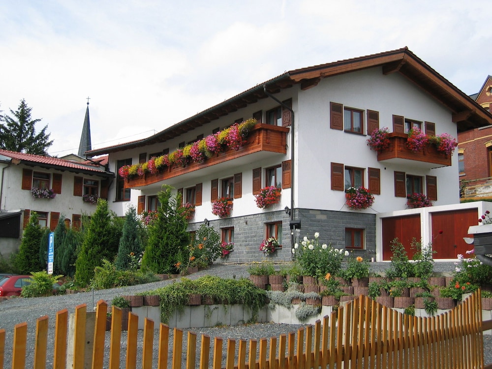 Landhotel Gasthof Zwota - carbon neutral hotel in Klingenthal