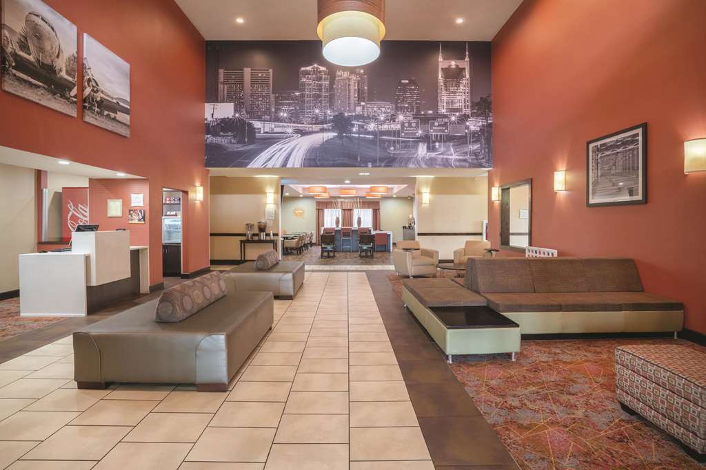 La Quinta Inn & Suites by Wyndham Smyrna TN Nashville - photo 4
