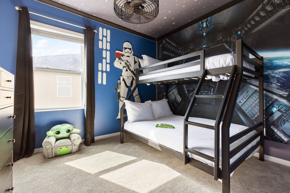 Sleeps 18 Solterra Resort Pool GameRoom Themed BDRs Broad Oak by AvantStay - photo 3