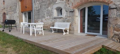 La Grange Aux Etangs pet-friendly hotel Civens