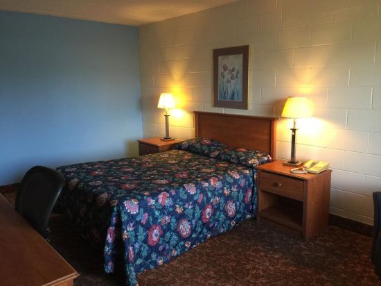 Country Host Motel - photo 9