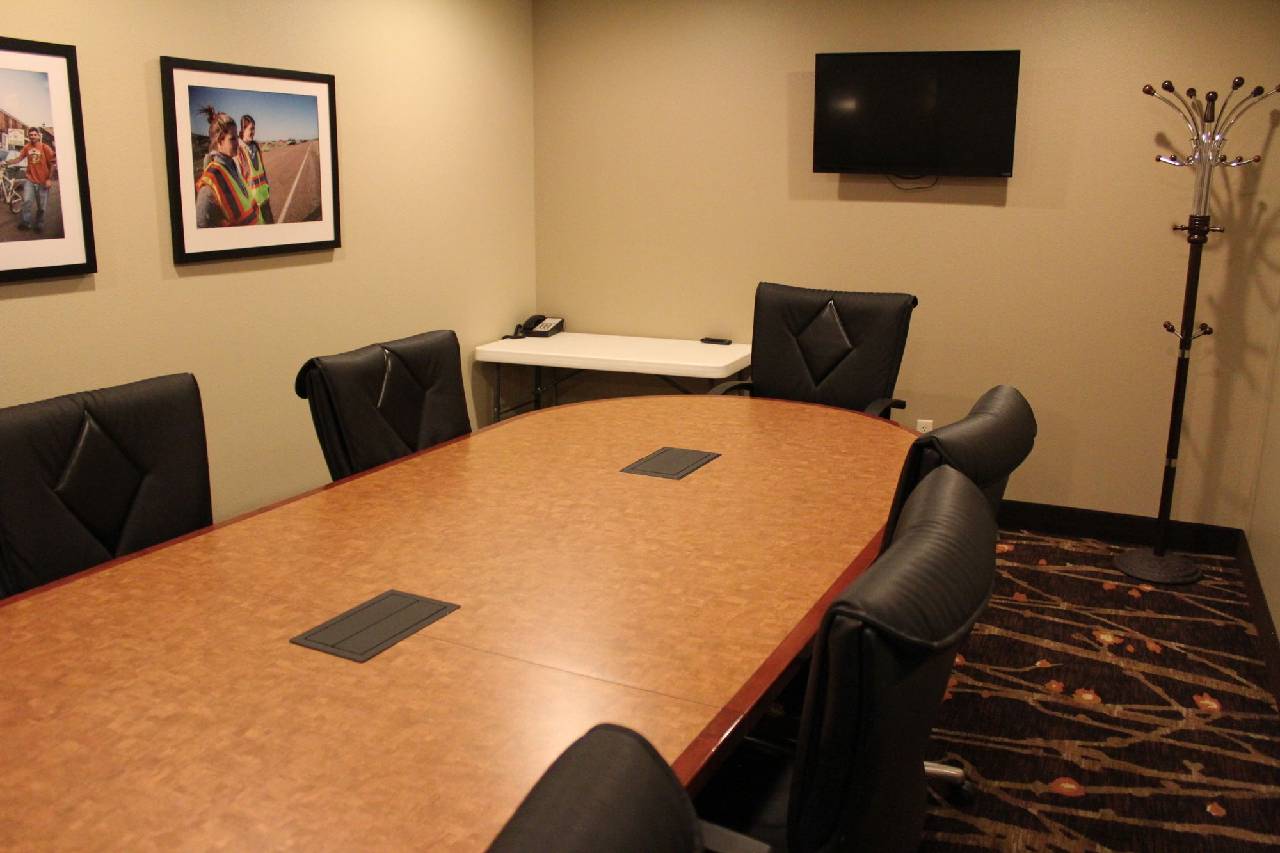 Roosevelt Inn and Suites - photo 43