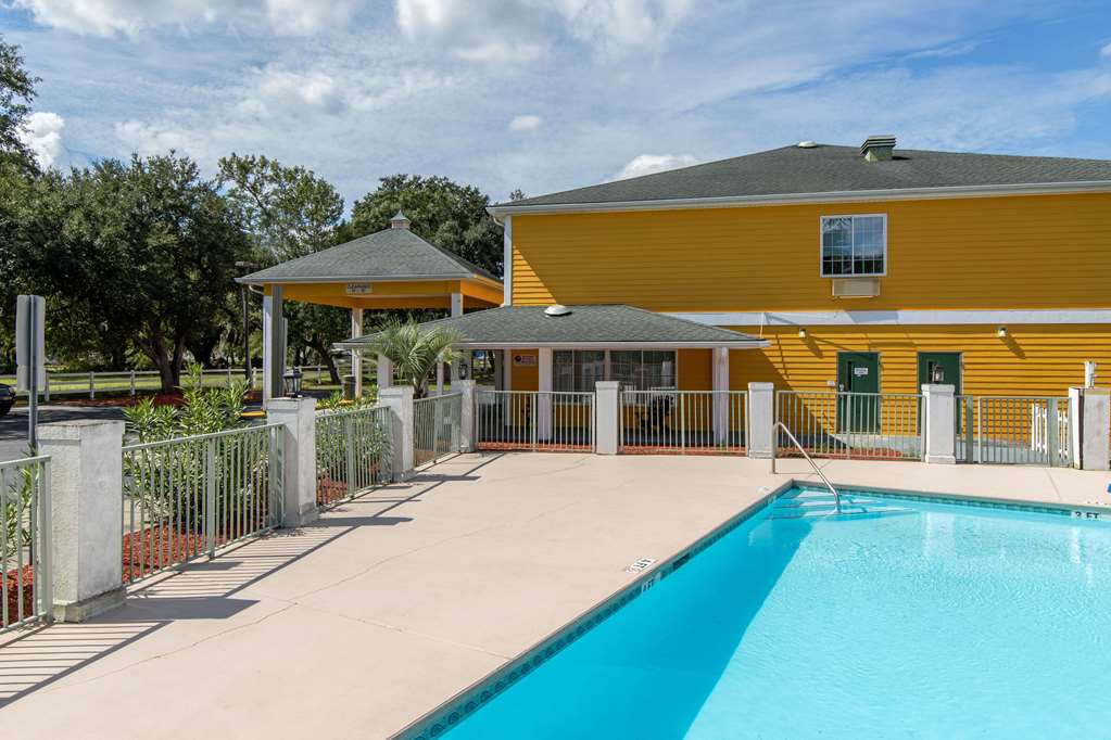 Quality Inn Kingstree North - photo 23