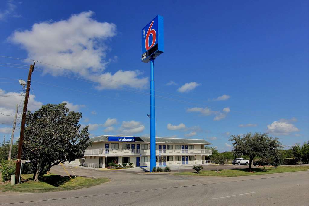 Motel 6 Kingsville TX - photo 4