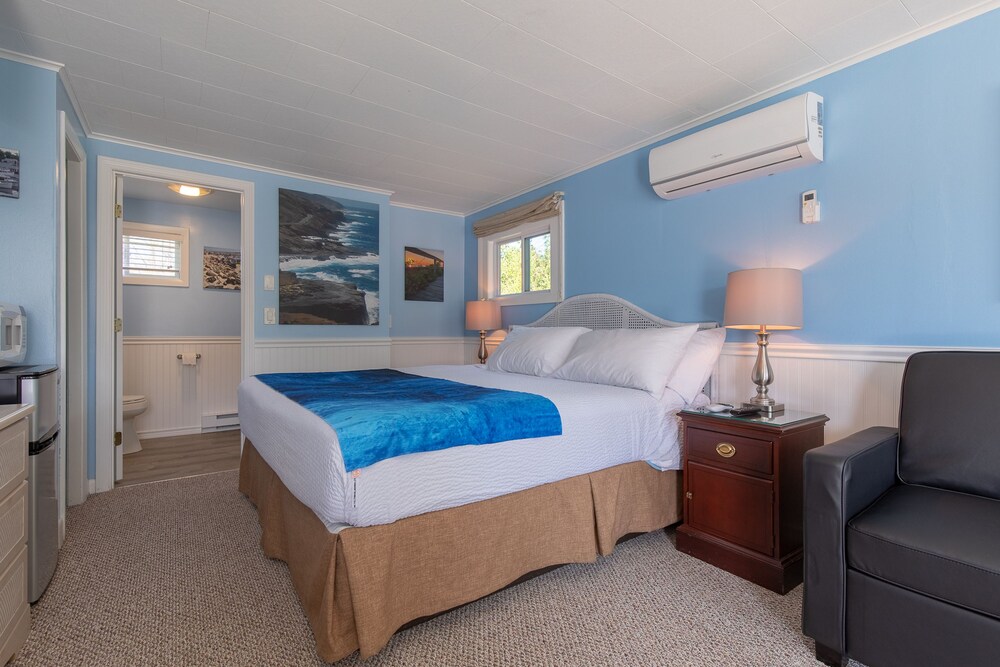 Footbridge Beach Motel - photo 11