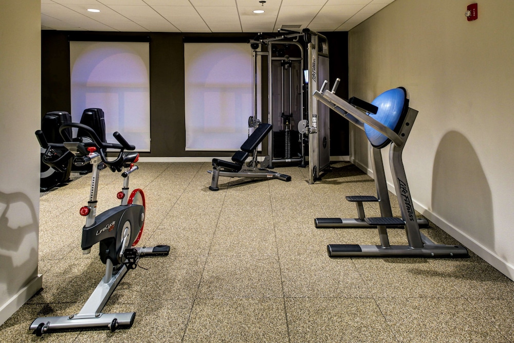 Embassy Suites Williamsburg - photo 21