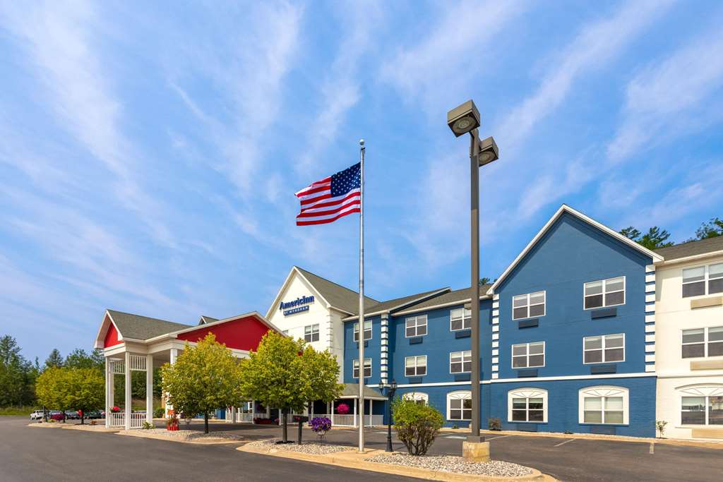 AmericInn by Wyndham Iron Mountain - photo 3