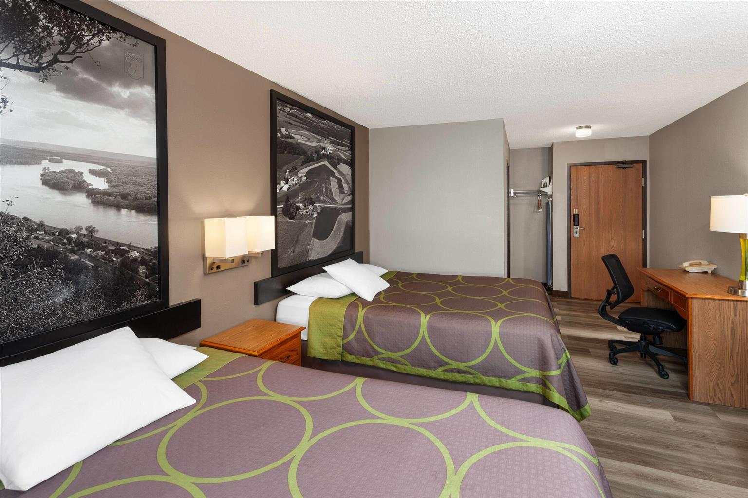 Super 8 by Wyndham Green Bay Near Stadium - photo 15