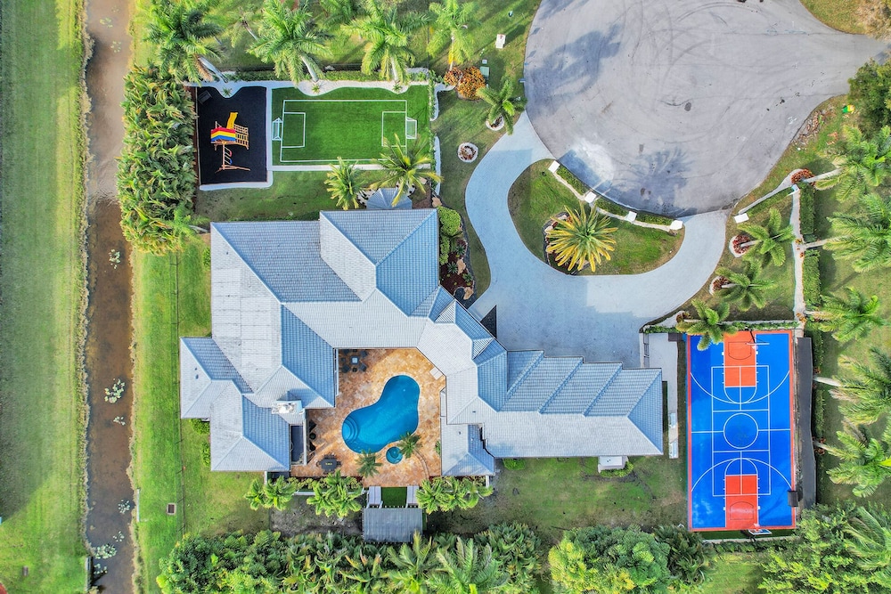 Sophia S Luxury Compound Resort W Heated Pool — Plantation
