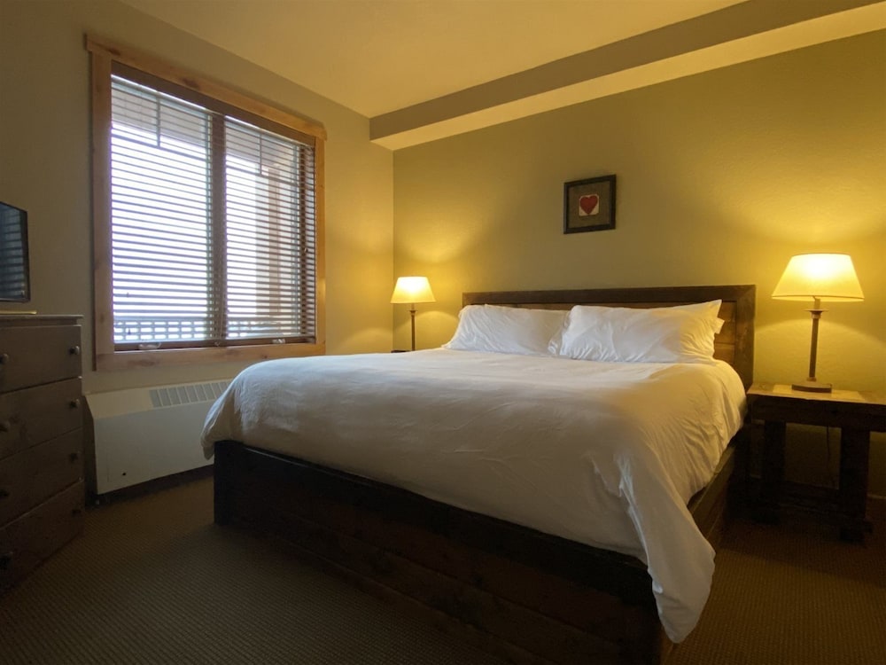 Morning Eagle #207 1 Bedroom Condo — 4-Star Luxury Hotel in Whitefish, United States