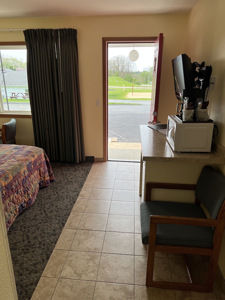 All Star Inn & Suites - photo 33