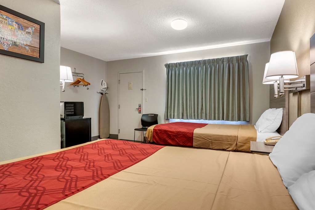 Econo Lodge Dewitt I 90 - photo 11