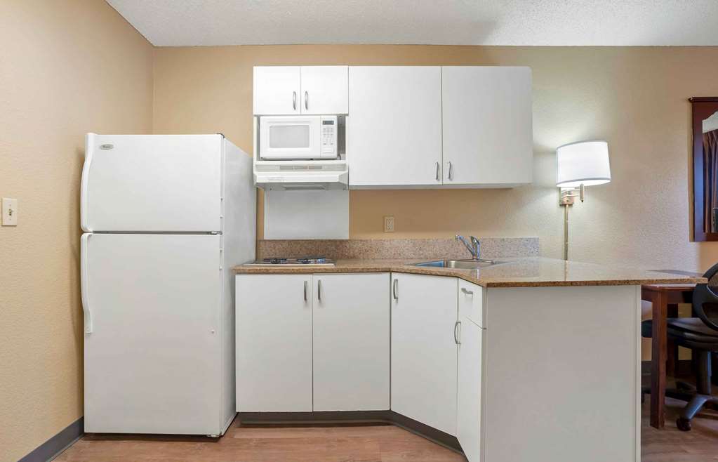 Extended Stay America Suites Los Angeles Torrance Harborgate - photo 31