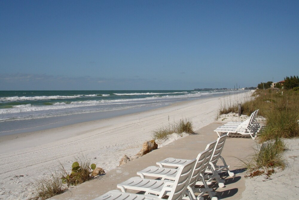 Beach House Resort 5 by RedAwning - photo 24