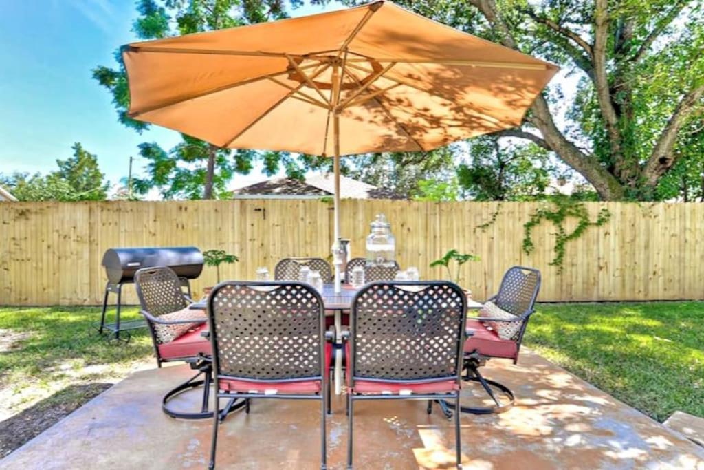 Spacious House with big backyard in N. Hyde Park Close to Downtown — 4-Star Luxury Hotel in Tampa, United States