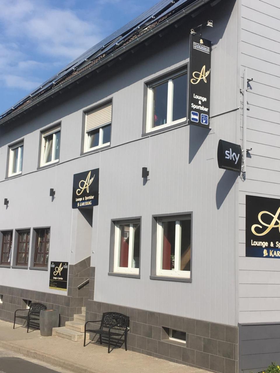 Alex Lounge Sportsbar Smokerlounge pet-friendly hotel Otterbach