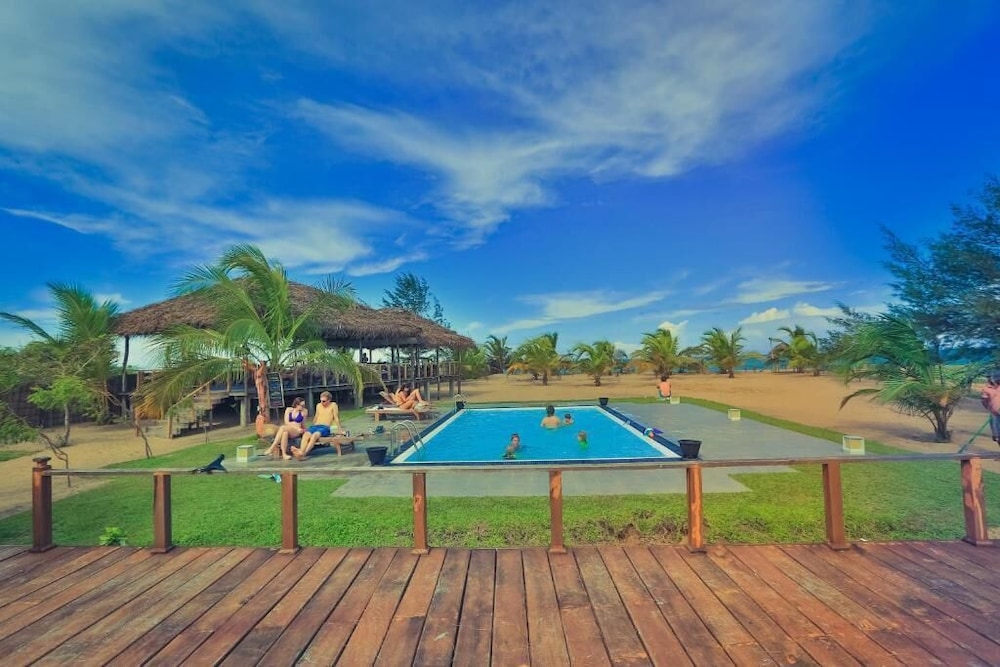 Paper Moon Kudils in Ampara, Sri Lanka