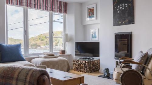 Modern Penthouse Panoramic Views Fowey & Polruan — 4-Star Luxury Hotel in Fowey, United Kingdom