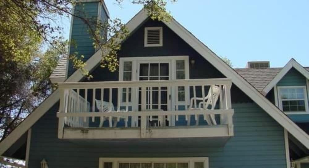 Apple Blossom Inn - photo 42