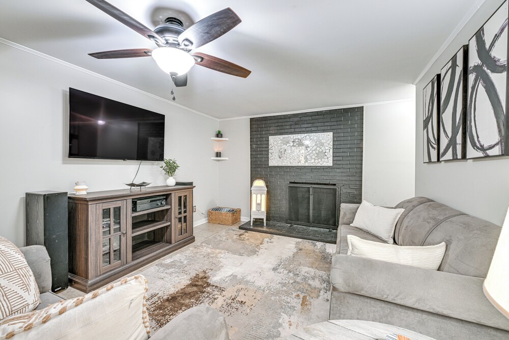 3 Mi To Dtwn Hickory Home Base W Patio 21535122 — Hickory