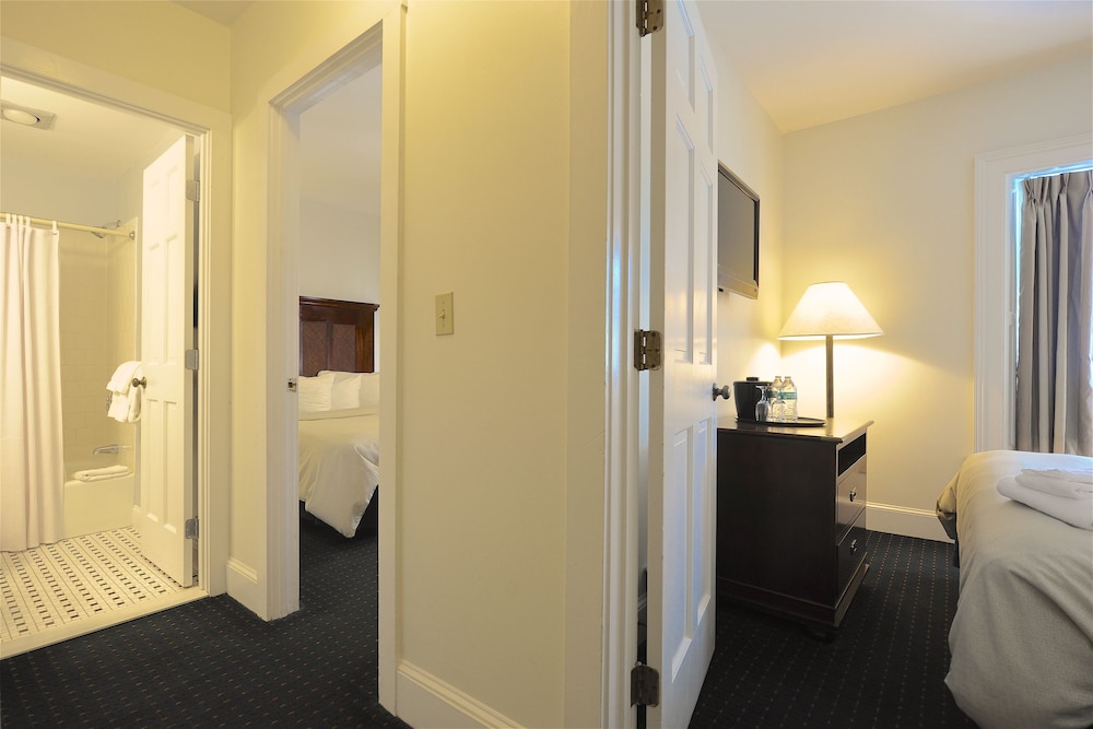 Jailhouse Inn - photo 18