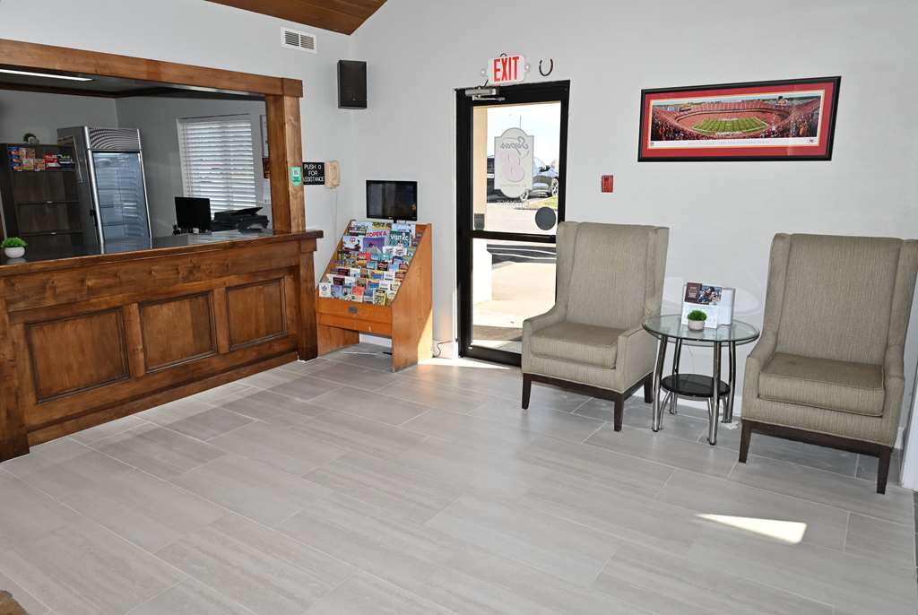 Super 8 by Wyndham Higginsville - photo 6