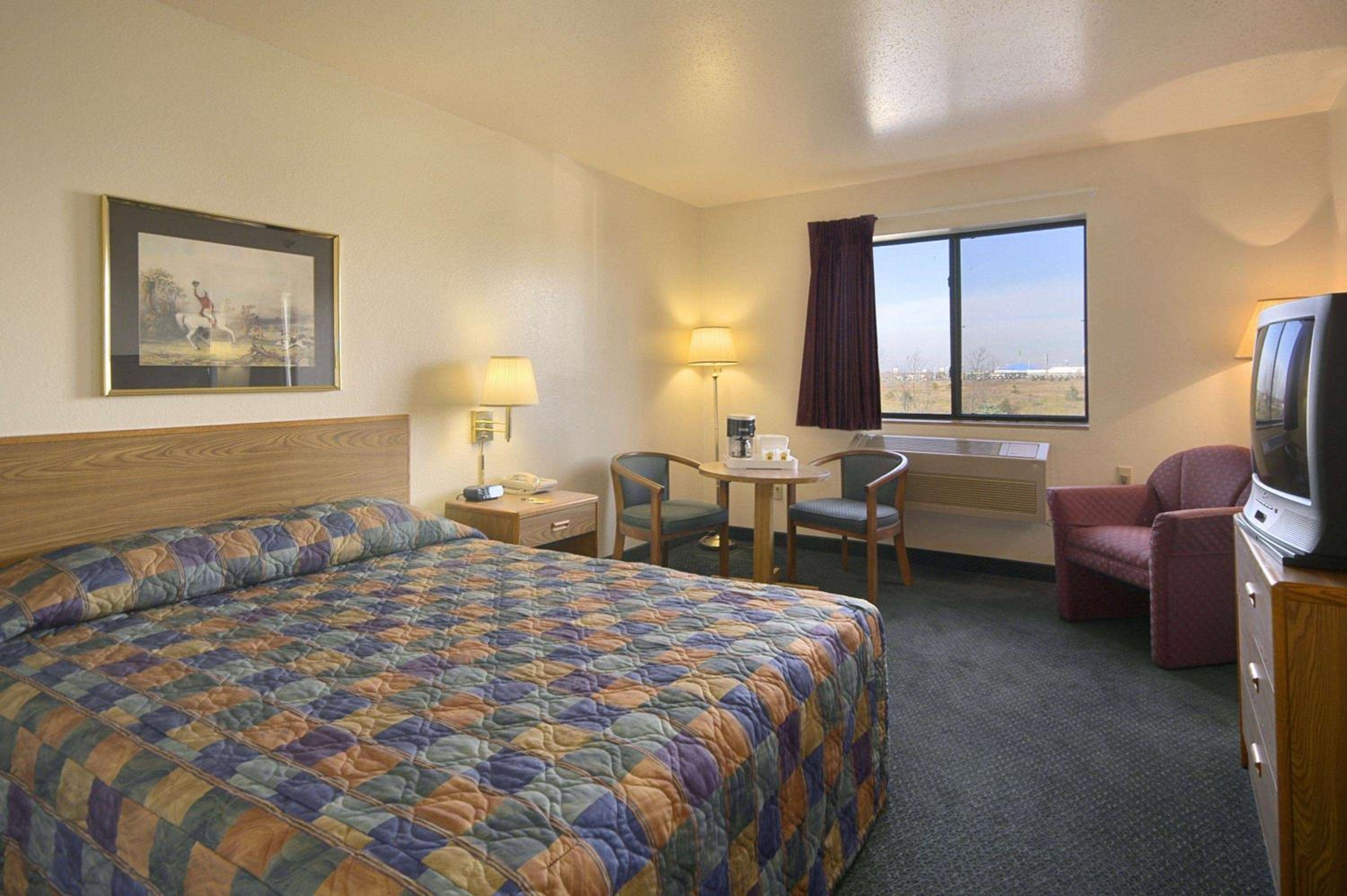 Travelodge by Wyndham Hudsonville - photo 7