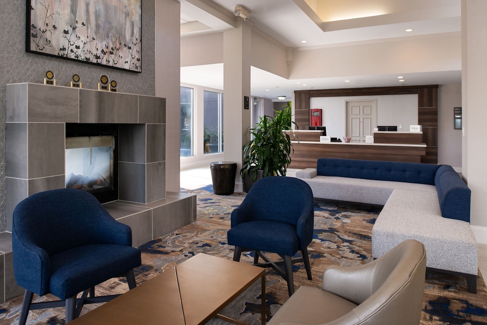 Hilton Garden Inn Baton Rouge Airport - photo 2