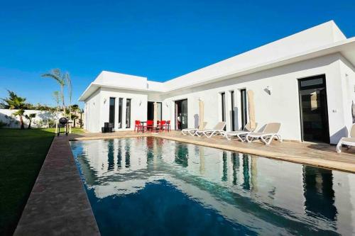 Villa Darline Maison Design Piscine chauffée — 4-Star Luxury Hotel in Essaouira, Morocco