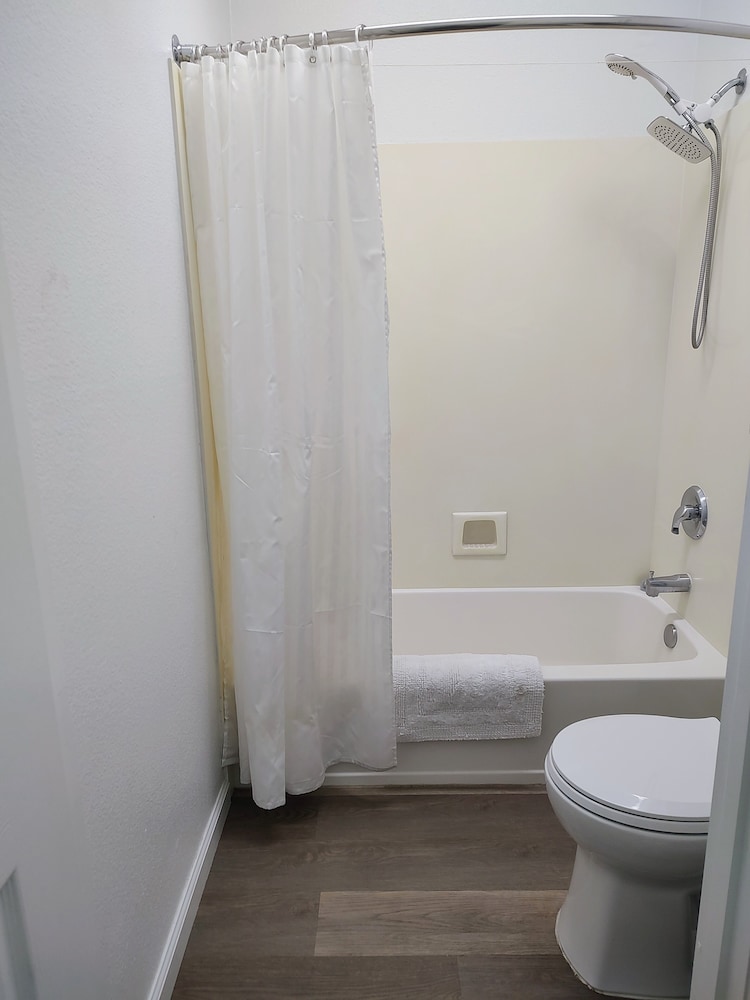 Pacific Plaza Hotel - photo 173