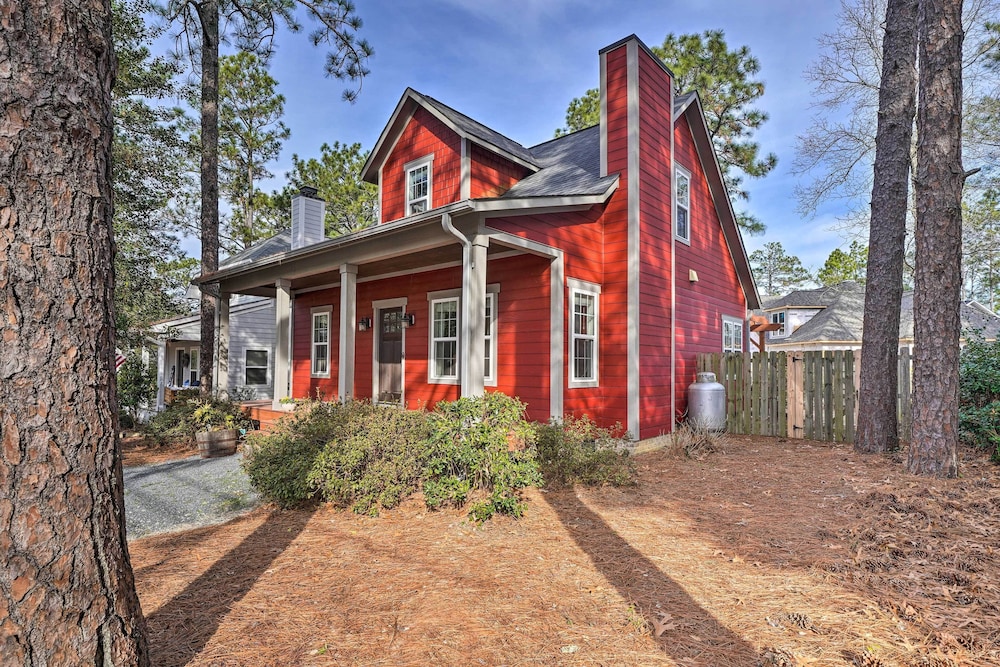 Cozy Southern Pines Retreat 1 Mi to Downtown — hotel in Southern Pines