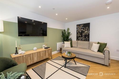 Aurora Heights by Grandeur Property — 4-Star Luxury Hotel in Poole, United Kingdom
