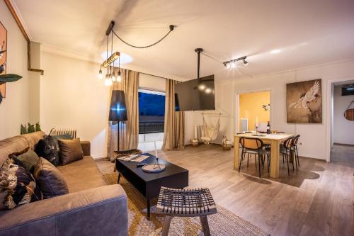 Group&Family Luxury — 4-Star Luxury Hotel in Athens, Greece