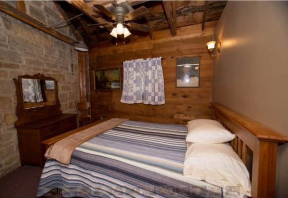 Stone Mill Hotel & Suites - photo 11