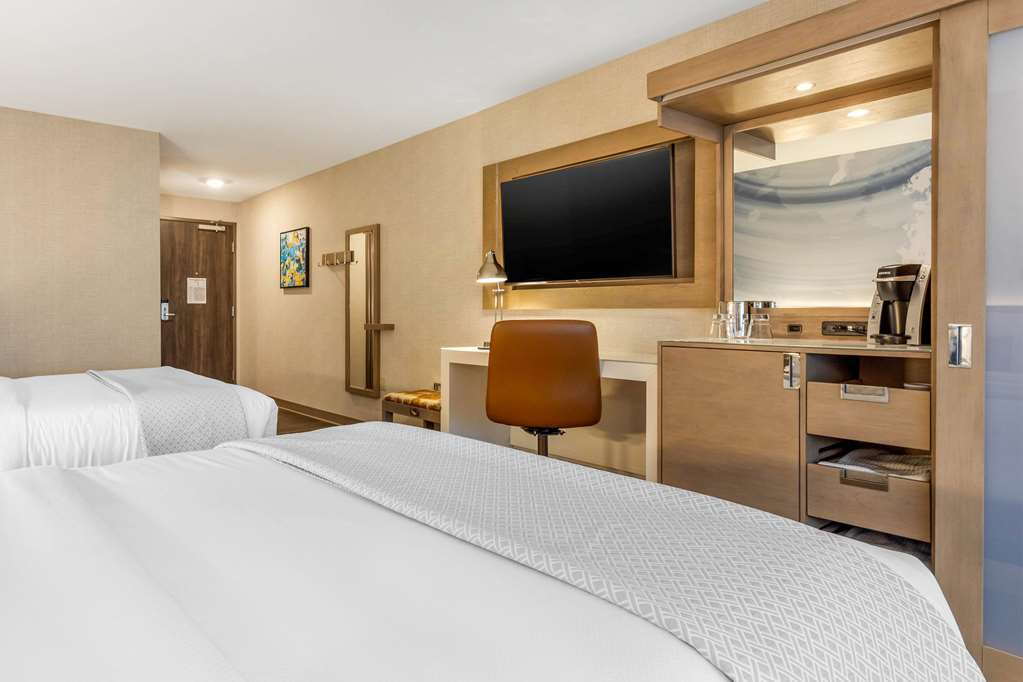 Cambria Hotel Milwaukee Downtown - photo 20