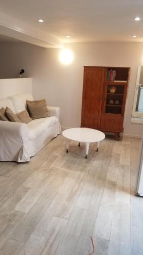 Studio Independant Proche Hopitaux Est — Lyon