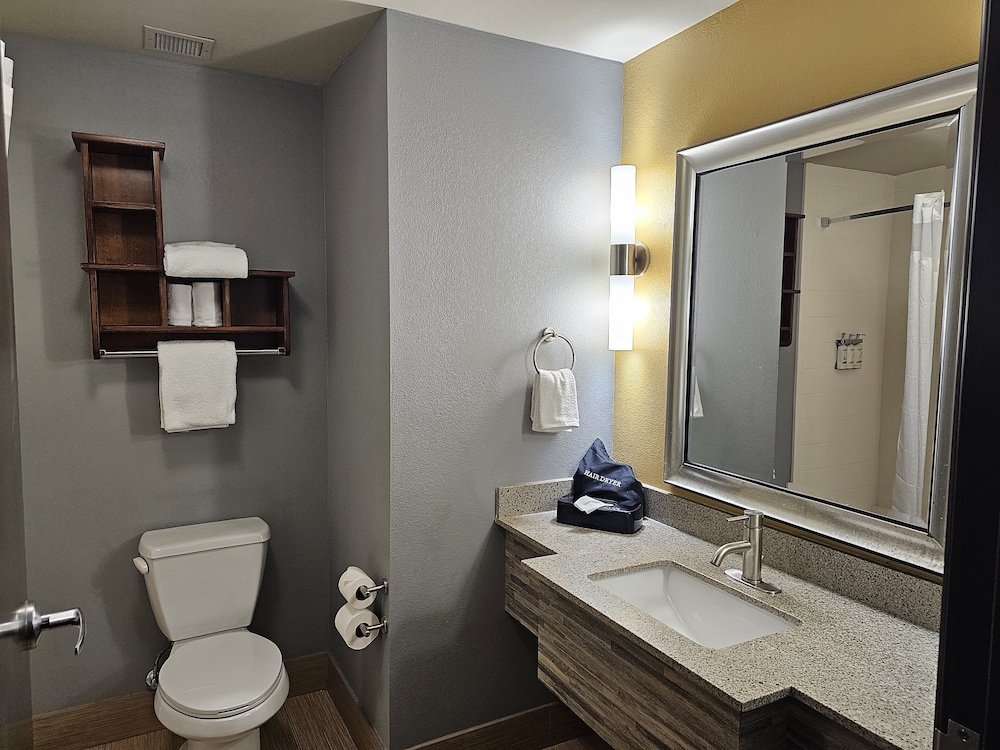 Holiday Inn Express & Suites Perry National Fairground Area #34 by IHG - photo 48