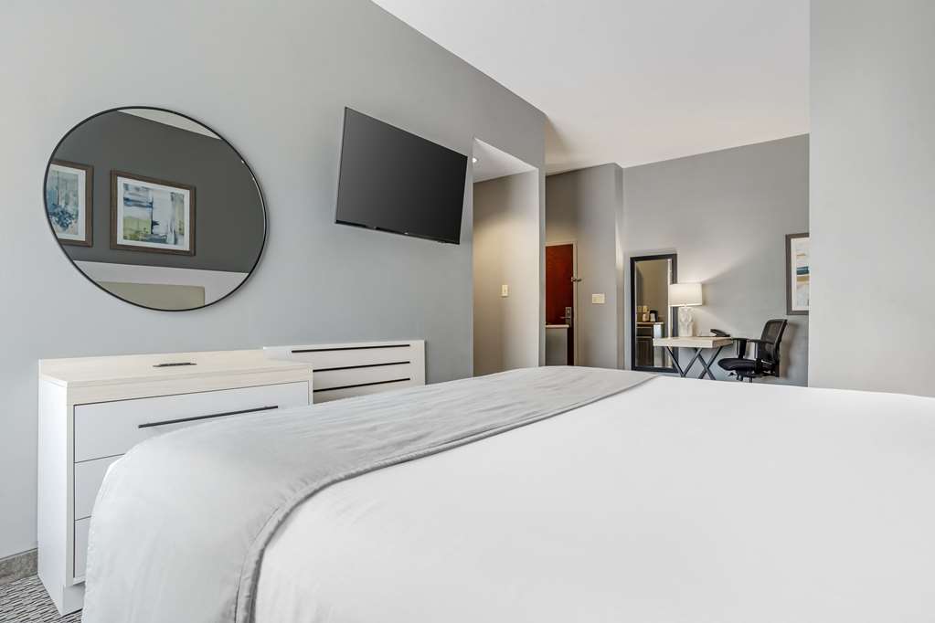 Best Western Plus Two Rivers Hotel & Suites - photo 22