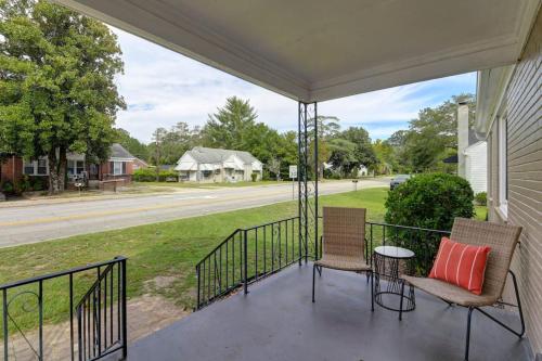 The Woodland Cottage 3BR 1BA — 4-Star Luxury Hotel in Columbia, United States