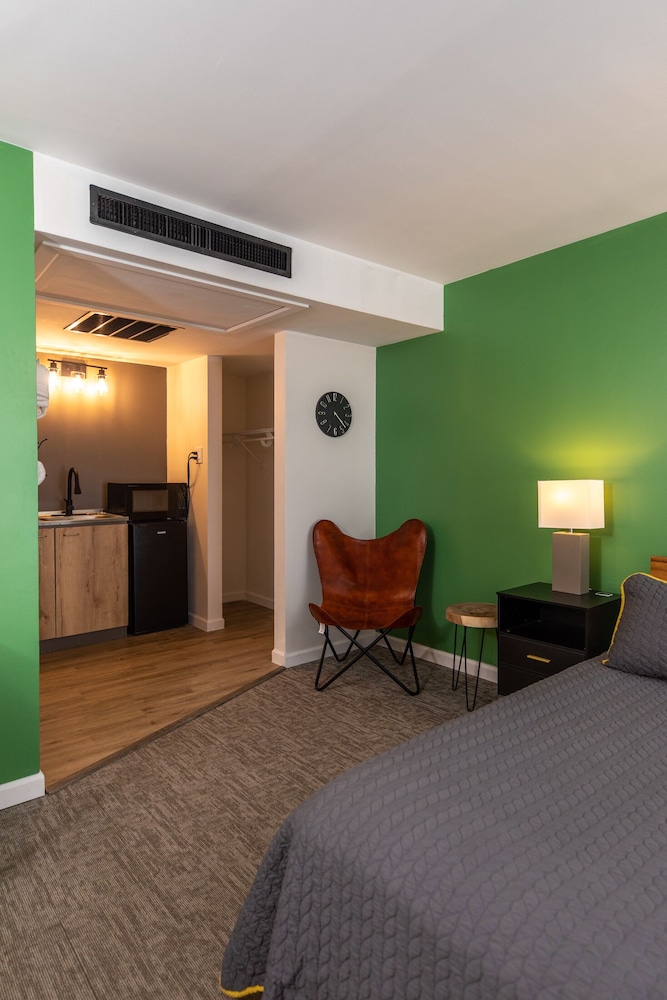 Modern Motel - photo 21